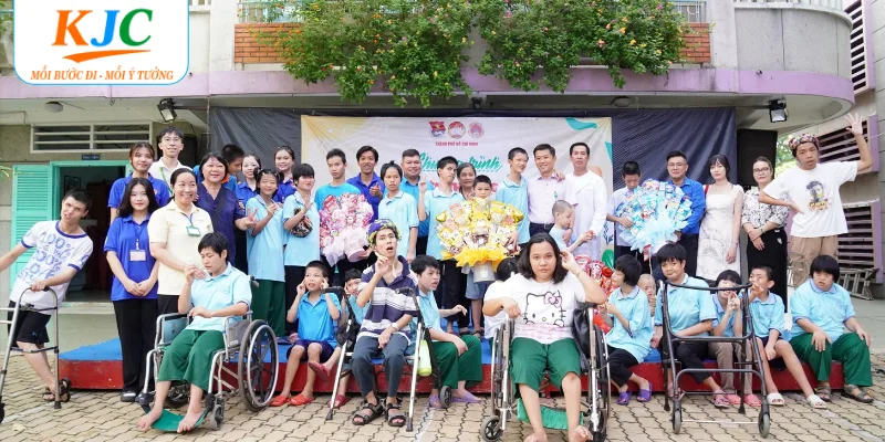Thiện nguyện cùng trẻ em khuyết tật mồ côi quận Gò Vấp của KJC